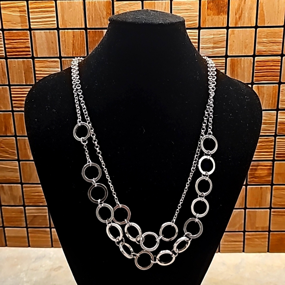 5/$25 - Two Layered Silverstone Ring Necklace